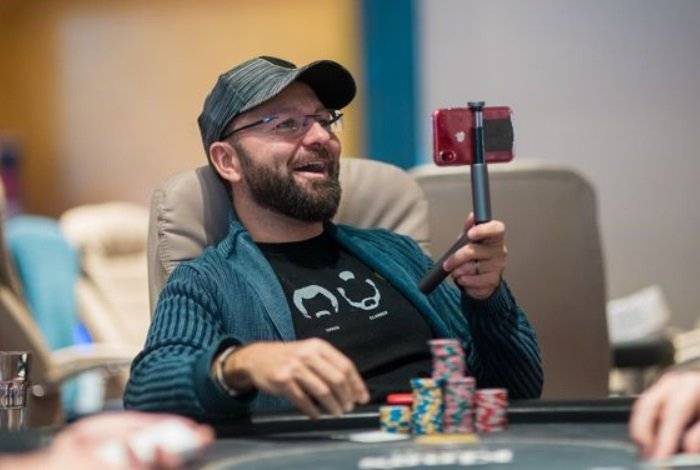 Daniel Negreanu started to run his vlog